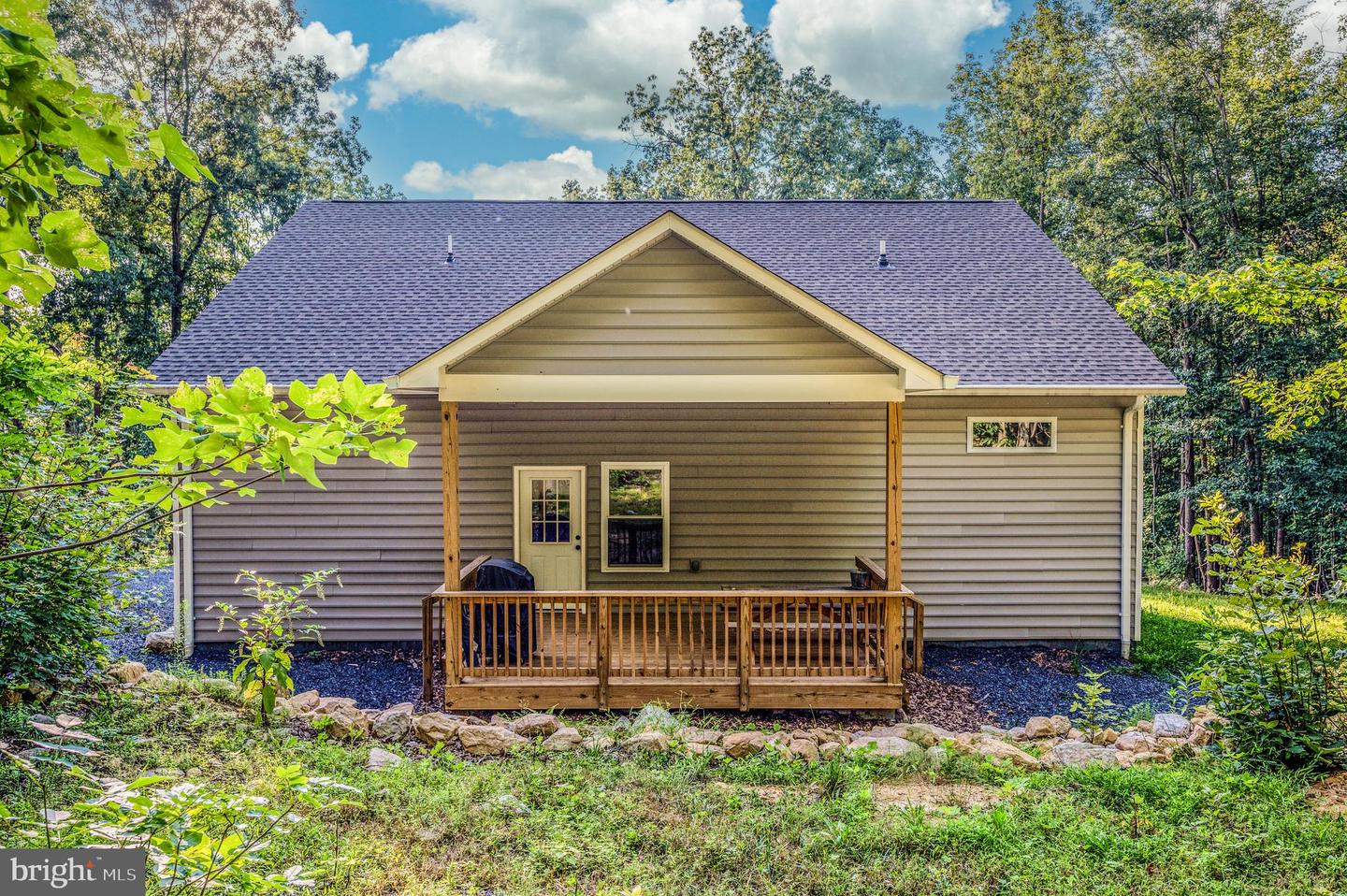 115 MOUNTAIN TOP LN, NEW MARKET, Virginia 22844, 3 Bedrooms Bedrooms, 8 Rooms Rooms,3 BathroomsBathrooms,Residential,For sale,115 MOUNTAIN TOP LN,VASH2012194 MLS # VASH2012194