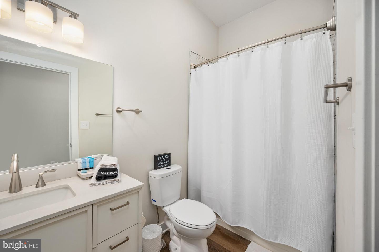 115 MOUNTAIN TOP LN, NEW MARKET, Virginia 22844, 3 Bedrooms Bedrooms, 8 Rooms Rooms,3 BathroomsBathrooms,Residential,For sale,115 MOUNTAIN TOP LN,VASH2012194 MLS # VASH2012194