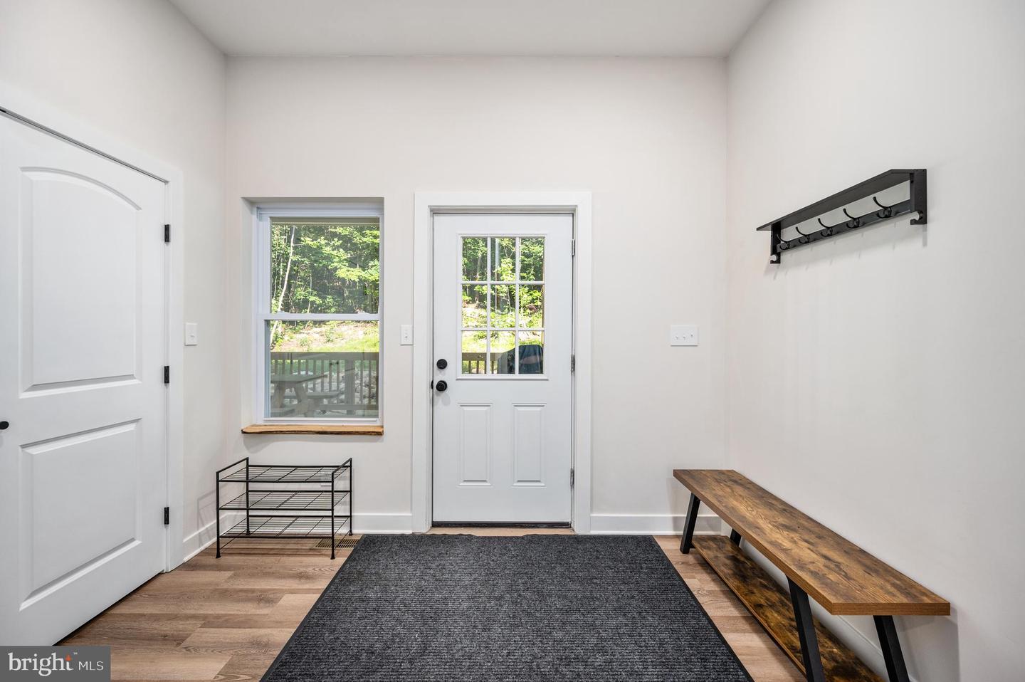 115 MOUNTAIN TOP LN, NEW MARKET, Virginia 22844, 3 Bedrooms Bedrooms, 8 Rooms Rooms,3 BathroomsBathrooms,Residential,For sale,115 MOUNTAIN TOP LN,VASH2012194 MLS # VASH2012194