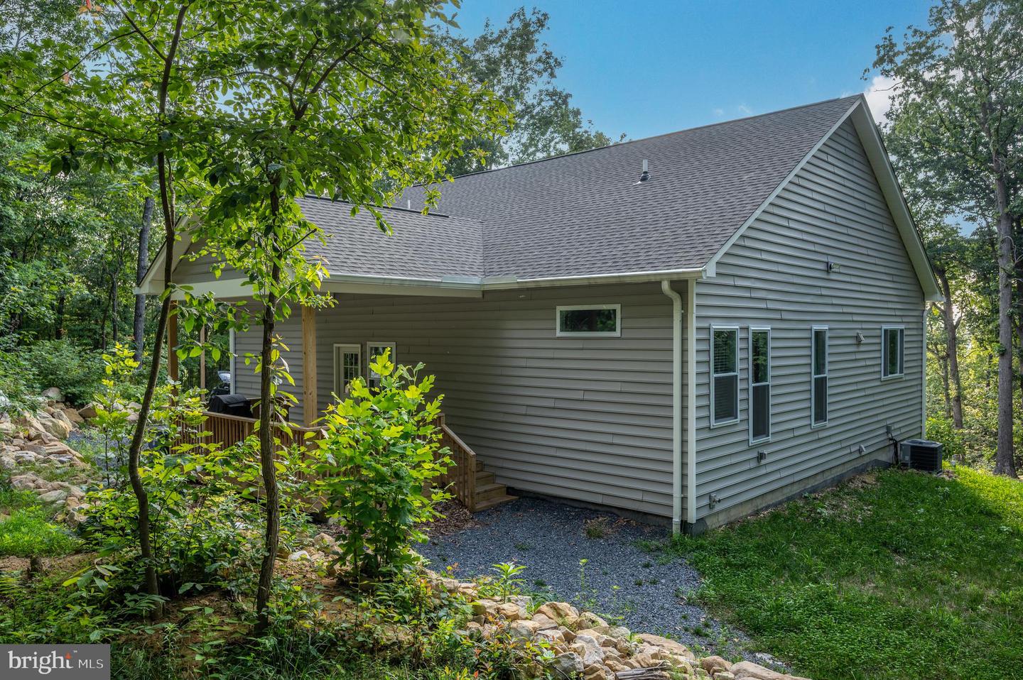 115 MOUNTAIN TOP LN, NEW MARKET, Virginia 22844, 3 Bedrooms Bedrooms, 8 Rooms Rooms,3 BathroomsBathrooms,Residential,For sale,115 MOUNTAIN TOP LN,VASH2012194 MLS # VASH2012194