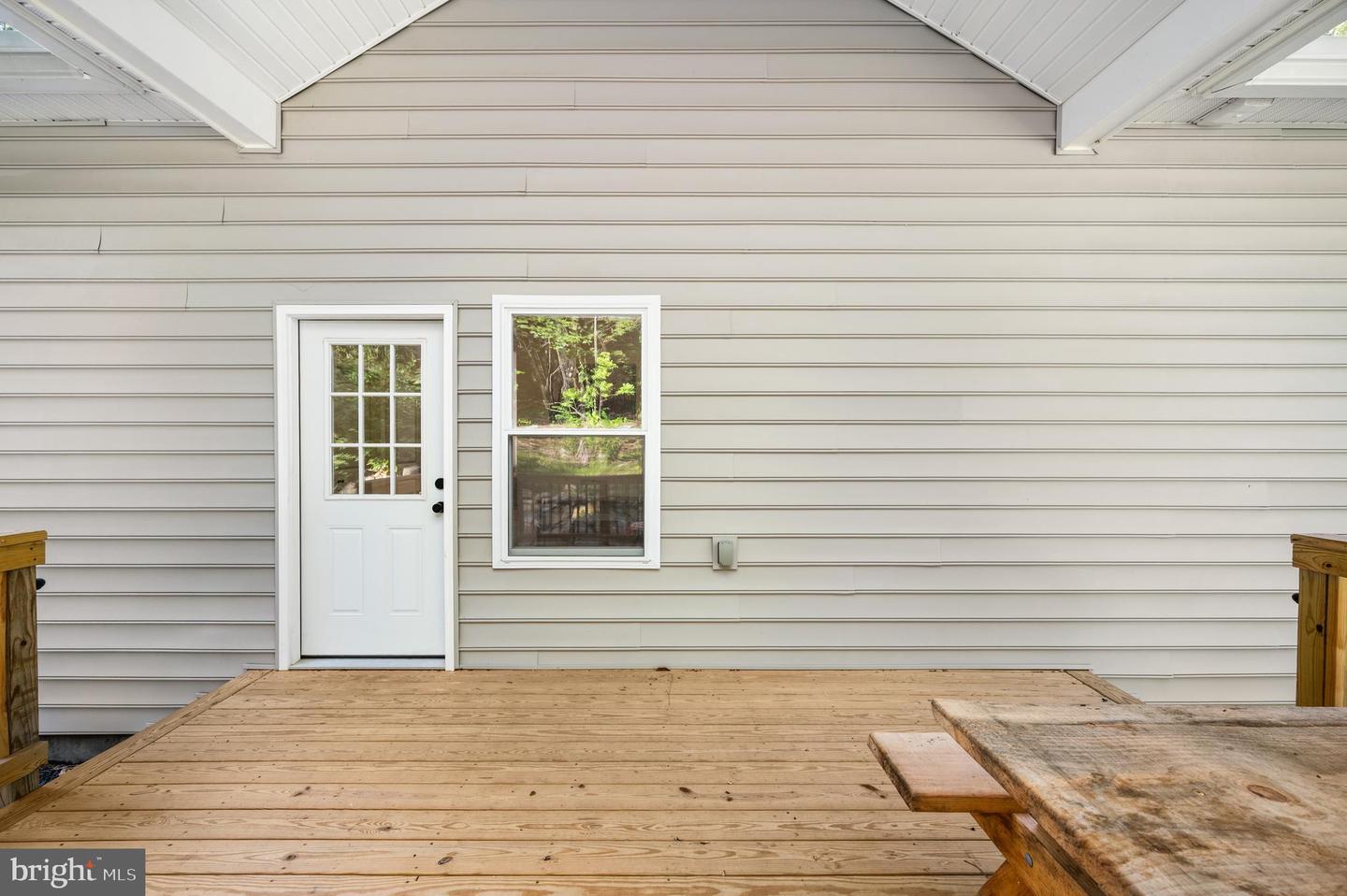 115 MOUNTAIN TOP LN, NEW MARKET, Virginia 22844, 3 Bedrooms Bedrooms, 8 Rooms Rooms,3 BathroomsBathrooms,Residential,For sale,115 MOUNTAIN TOP LN,VASH2012194 MLS # VASH2012194