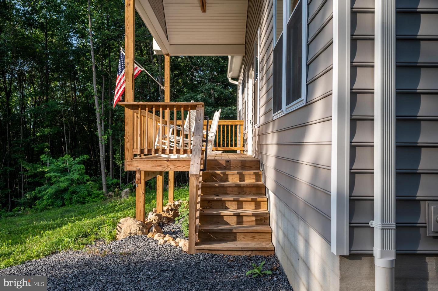 115 MOUNTAIN TOP LN, NEW MARKET, Virginia 22844, 3 Bedrooms Bedrooms, 8 Rooms Rooms,3 BathroomsBathrooms,Residential,For sale,115 MOUNTAIN TOP LN,VASH2012194 MLS # VASH2012194