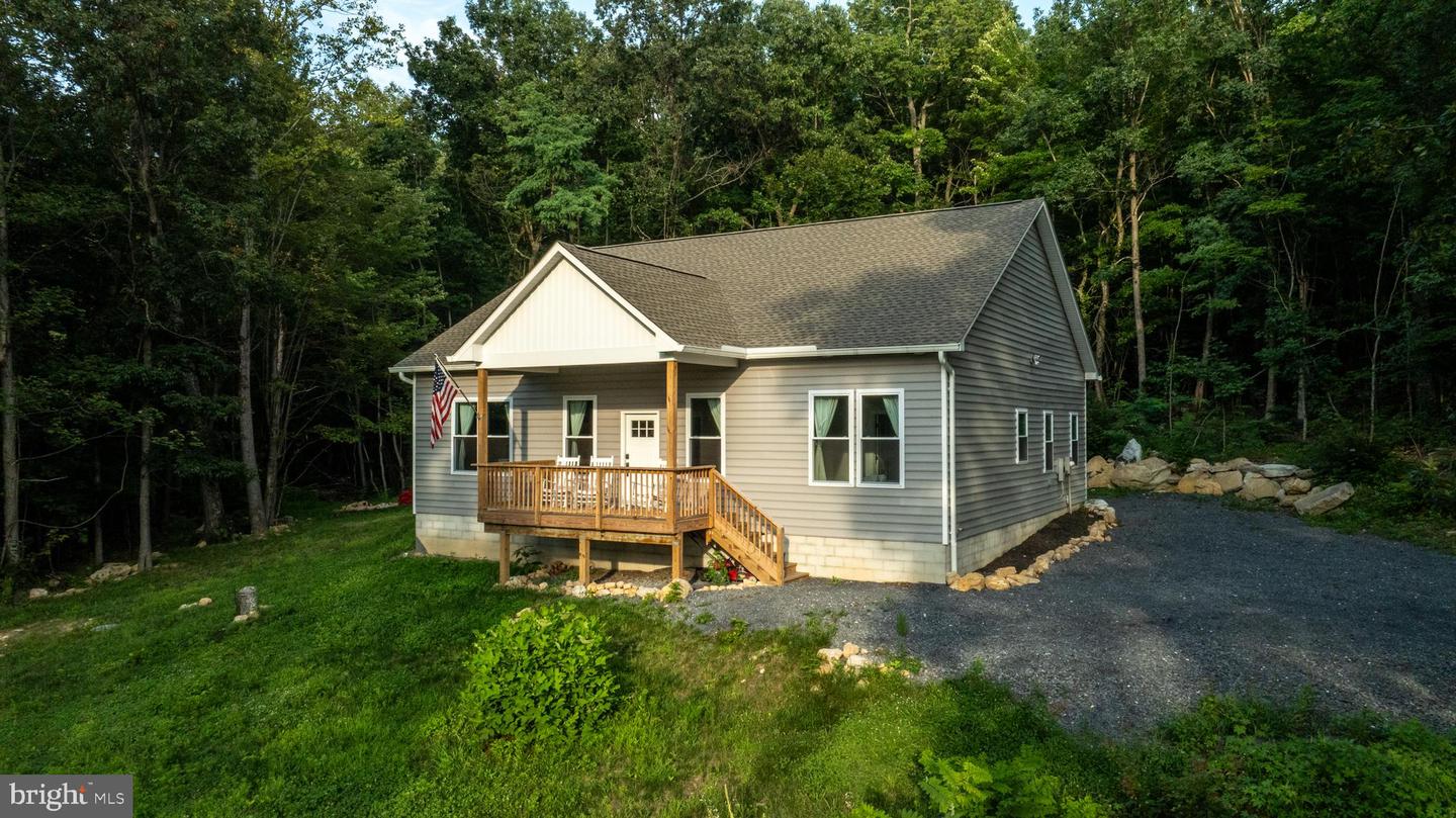 115 MOUNTAIN TOP LN, NEW MARKET, Virginia 22844, 3 Bedrooms Bedrooms, 8 Rooms Rooms,3 BathroomsBathrooms,Residential,For sale,115 MOUNTAIN TOP LN,VASH2012194 MLS # VASH2012194