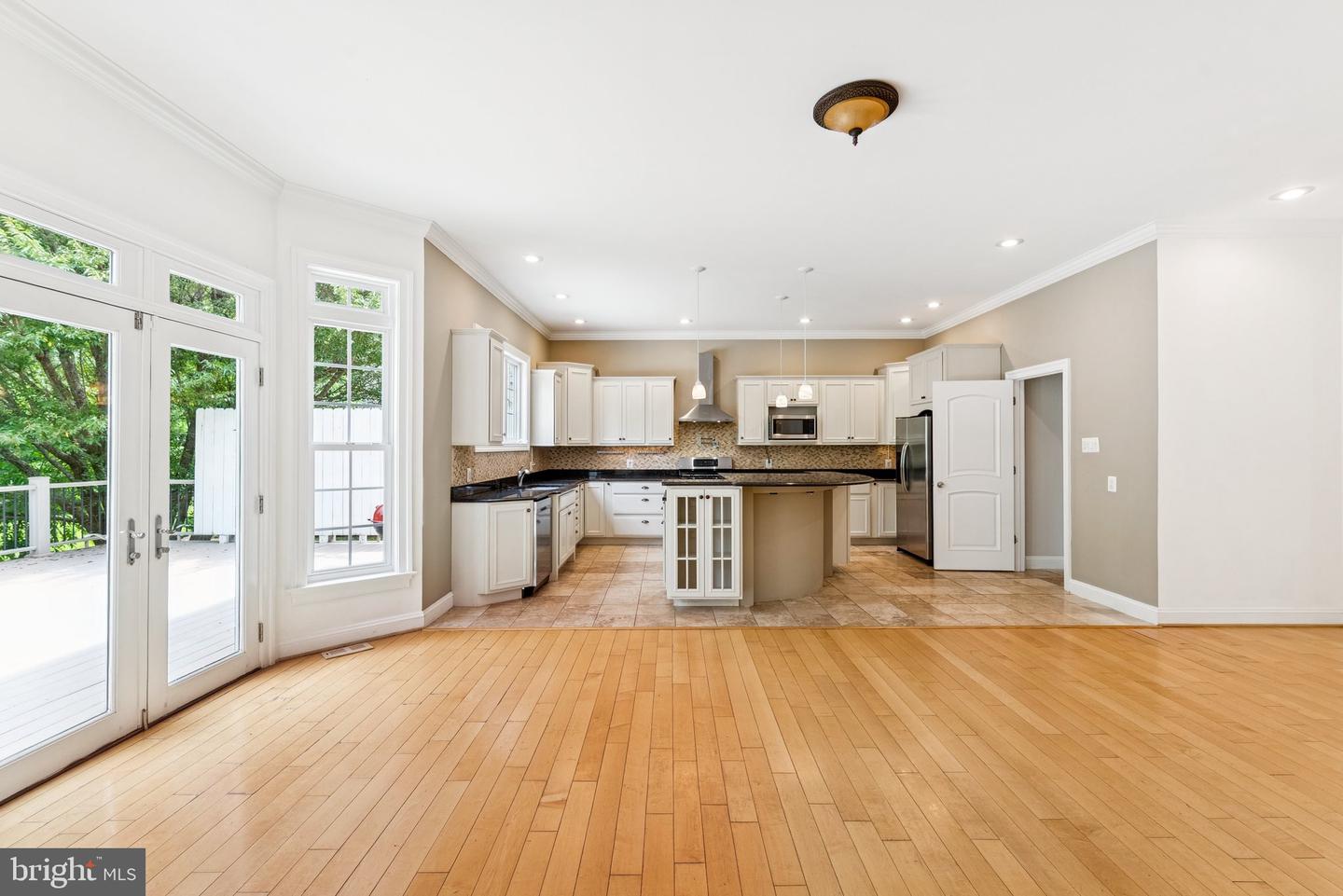6504 DIVINE ST, MCLEAN, Virginia 22101, 8 Bedrooms Bedrooms, ,6 BathroomsBathrooms,Residential,For sale,6504 DIVINE ST,VAFX2240394 MLS # VAFX2240394