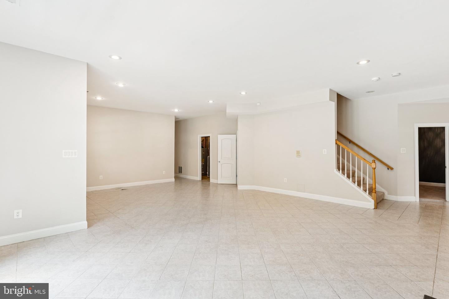 6504 DIVINE ST, MCLEAN, Virginia 22101, 8 Bedrooms Bedrooms, ,6 BathroomsBathrooms,Residential,For sale,6504 DIVINE ST,VAFX2240394 MLS # VAFX2240394