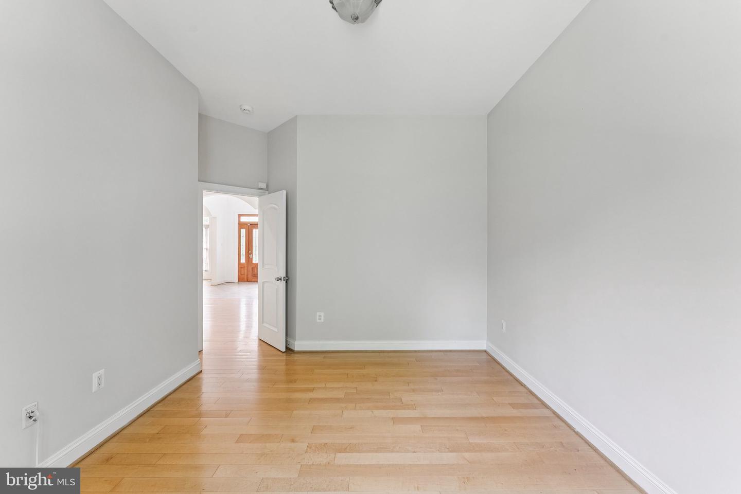 6504 DIVINE ST, MCLEAN, Virginia 22101, 8 Bedrooms Bedrooms, ,6 BathroomsBathrooms,Residential,For sale,6504 DIVINE ST,VAFX2240394 MLS # VAFX2240394