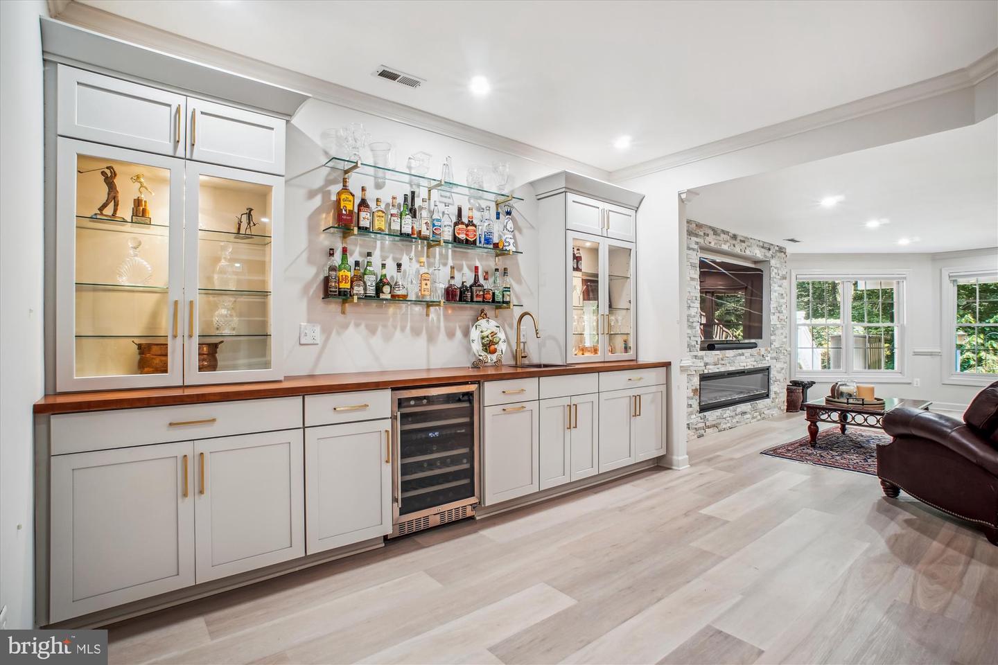 20268 ISLAND VIEW CT, STERLING, Virginia 20165, 4 Bedrooms Bedrooms, ,3 BathroomsBathrooms,Residential,For sale,20268 ISLAND VIEW CT,VALO2099070 MLS # VALO2099070