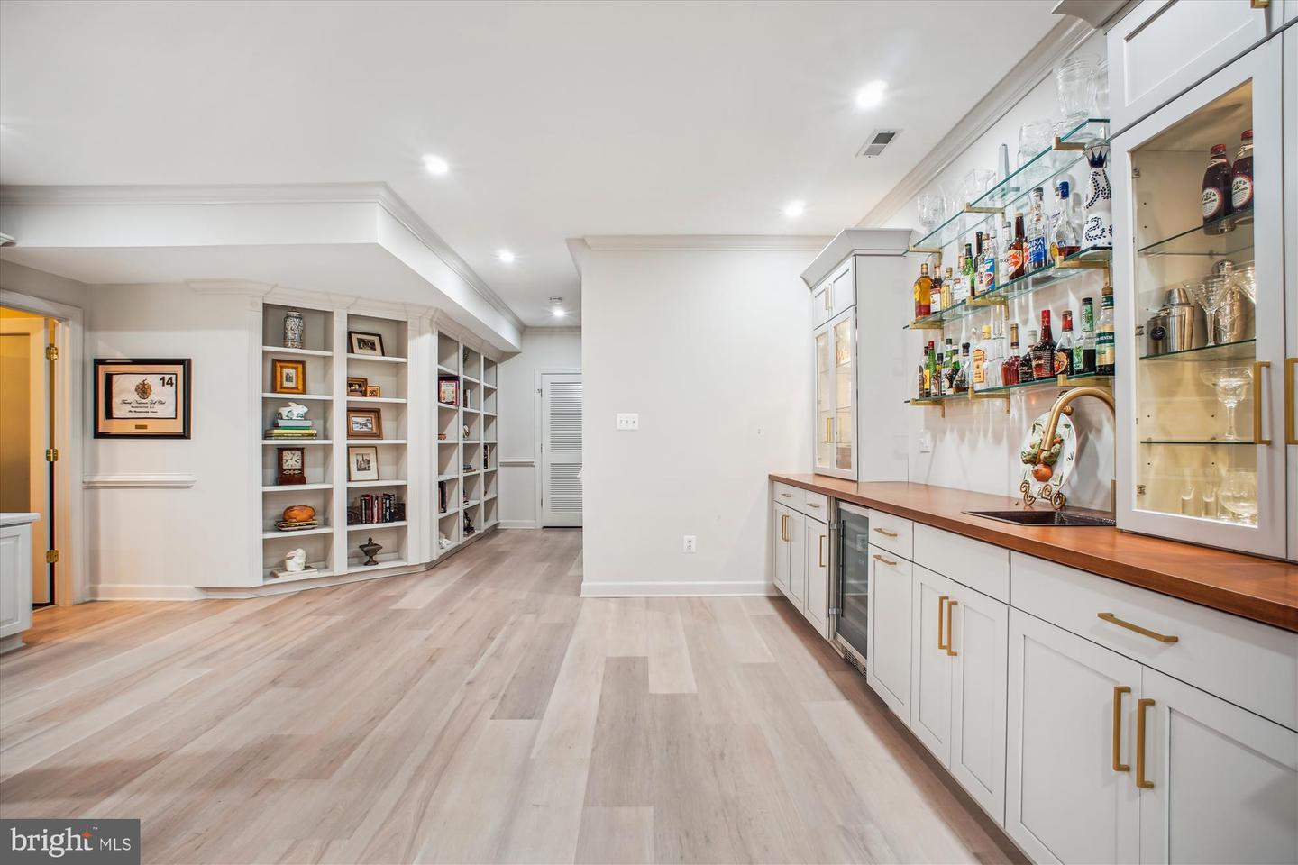 20268 ISLAND VIEW CT, STERLING, Virginia 20165, 4 Bedrooms Bedrooms, ,3 BathroomsBathrooms,Residential,For sale,20268 ISLAND VIEW CT,VALO2099070 MLS # VALO2099070
