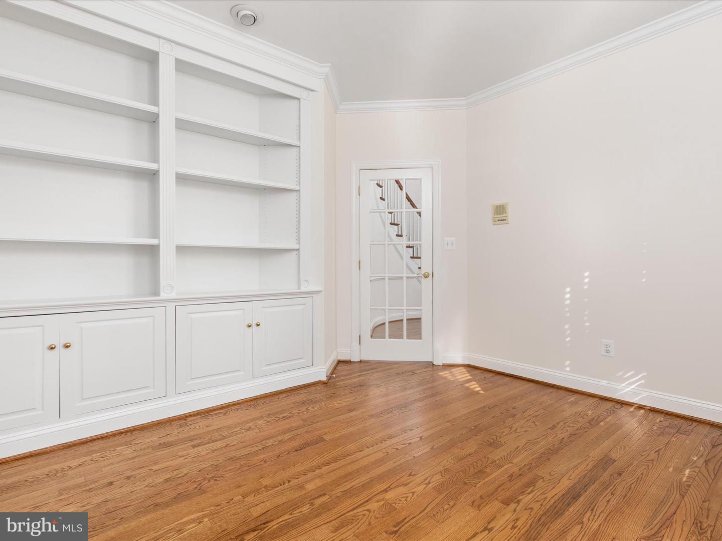 12028 WALNUT BRANCH RD, RESTON, Virginia 20194, 5 Bedrooms Bedrooms, ,5 BathroomsBathrooms,Residential,For sale,12028 WALNUT BRANCH RD,VAFX2247394 MLS # VAFX2247394