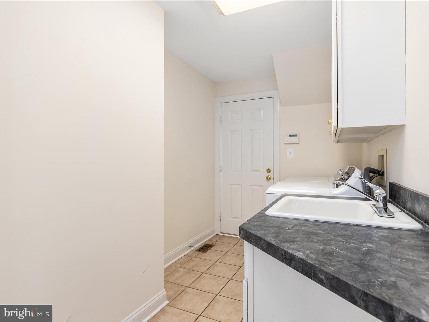 12028 WALNUT BRANCH RD, RESTON, Virginia 20194, 5 Bedrooms Bedrooms, ,5 BathroomsBathrooms,Residential,For sale,12028 WALNUT BRANCH RD,VAFX2247394 MLS # VAFX2247394