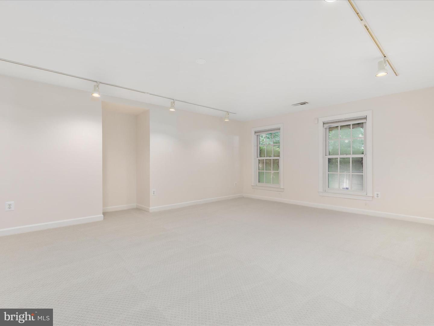 12028 WALNUT BRANCH RD, RESTON, Virginia 20194, 5 Bedrooms Bedrooms, ,5 BathroomsBathrooms,Residential,For sale,12028 WALNUT BRANCH RD,VAFX2247394 MLS # VAFX2247394