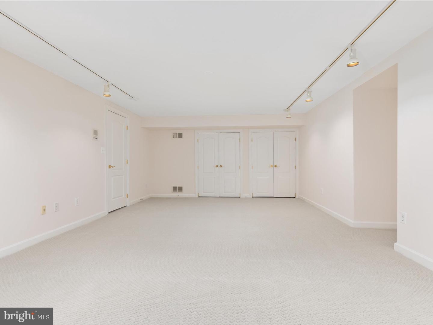 12028 WALNUT BRANCH RD, RESTON, Virginia 20194, 5 Bedrooms Bedrooms, ,5 BathroomsBathrooms,Residential,For sale,12028 WALNUT BRANCH RD,VAFX2247394 MLS # VAFX2247394