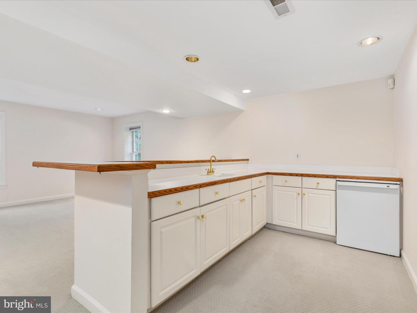 12028 WALNUT BRANCH RD, RESTON, Virginia 20194, 5 Bedrooms Bedrooms, ,5 BathroomsBathrooms,Residential,For sale,12028 WALNUT BRANCH RD,VAFX2247394 MLS # VAFX2247394