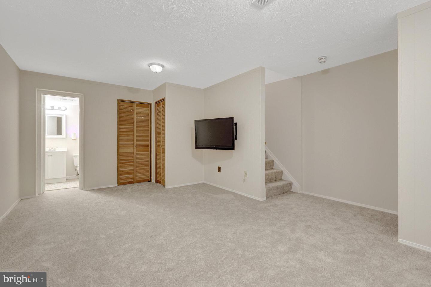 43 SOUTHALL CT, STERLING, Virginia 20165, 2 Bedrooms Bedrooms, ,1 BathroomBathrooms,Residential,For sale,43 SOUTHALL CT,VALO2099576 MLS # VALO2099576