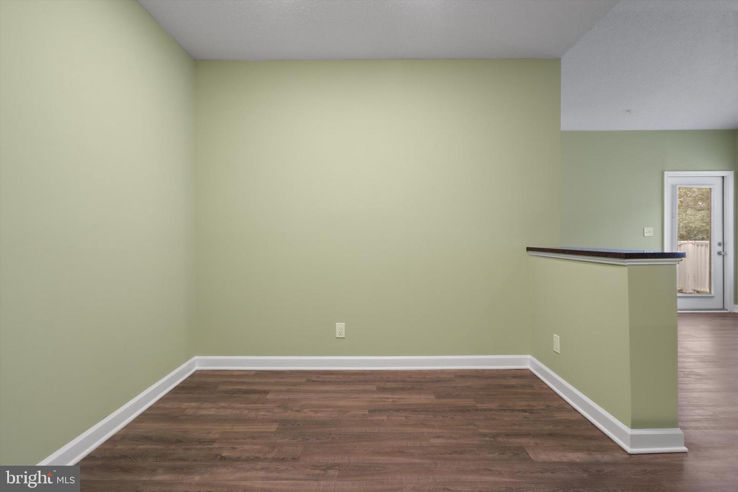 1716 LAKE SHORE CREST DR #33, RESTON, Virginia 20190, 2 Bedrooms Bedrooms, ,1 BathroomBathrooms,Residential,For sale,1716 LAKE SHORE CREST DR #33,VAFX2247678 MLS # VAFX2247678