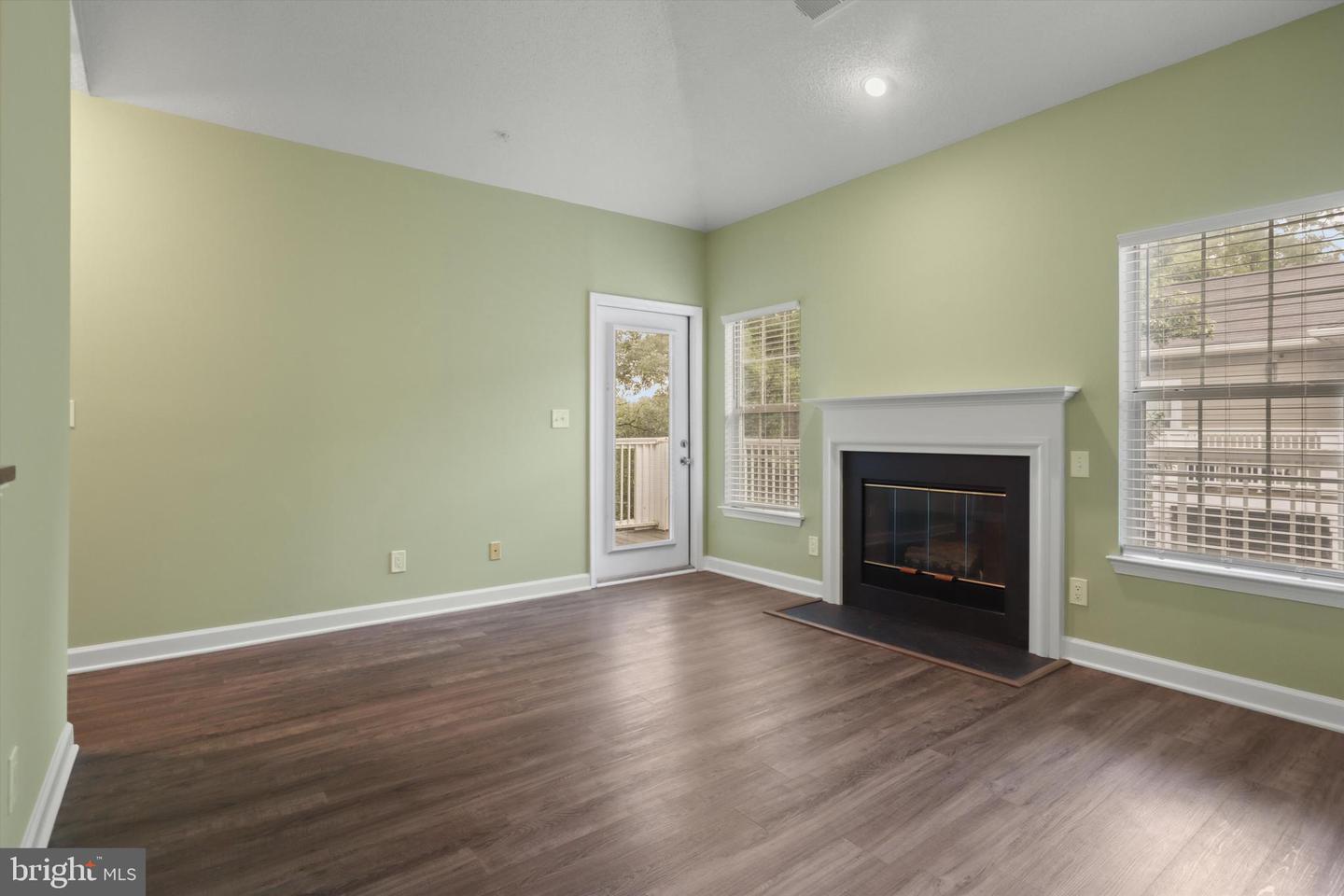 1716 LAKE SHORE CREST DR #33, RESTON, Virginia 20190, 2 Bedrooms Bedrooms, ,1 BathroomBathrooms,Residential,For sale,1716 LAKE SHORE CREST DR #33,VAFX2247678 MLS # VAFX2247678