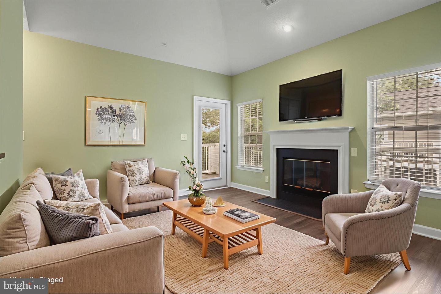 1716 LAKE SHORE CREST DR #33, RESTON, Virginia 20190, 2 Bedrooms Bedrooms, ,1 BathroomBathrooms,Residential,For sale,1716 LAKE SHORE CREST DR #33,VAFX2247678 MLS # VAFX2247678