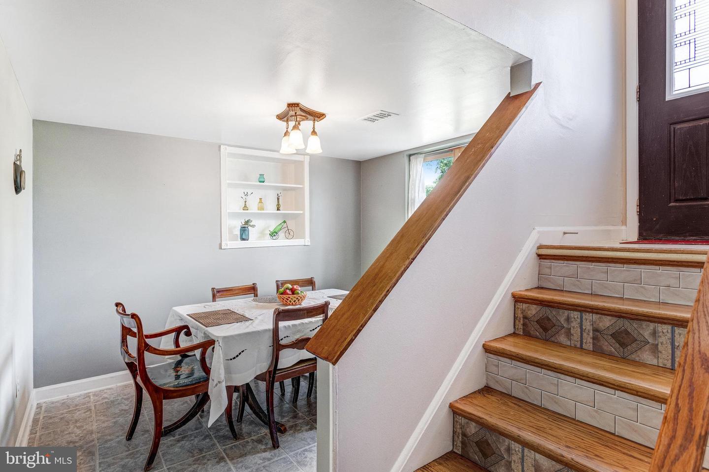 1446 CALIFORNIA ST, WOODBRIDGE, Virginia 22191, 4 Bedrooms Bedrooms, ,2 BathroomsBathrooms,Residential,For sale,1446 CALIFORNIA ST,VAPW2097460 MLS # VAPW2097460