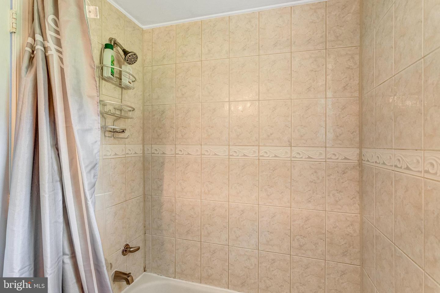 1446 CALIFORNIA ST, WOODBRIDGE, Virginia 22191, 4 Bedrooms Bedrooms, ,2 BathroomsBathrooms,Residential,For sale,1446 CALIFORNIA ST,VAPW2097460 MLS # VAPW2097460