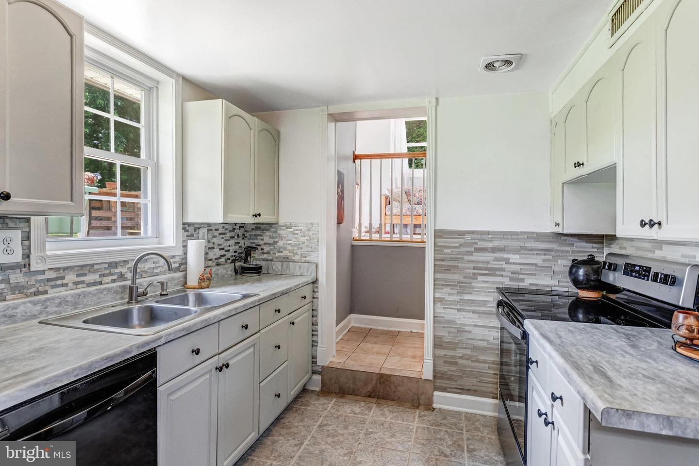 1446 CALIFORNIA ST, WOODBRIDGE, Virginia 22191, 4 Bedrooms Bedrooms, ,2 BathroomsBathrooms,Residential,For sale,1446 CALIFORNIA ST,VAPW2097460 MLS # VAPW2097460