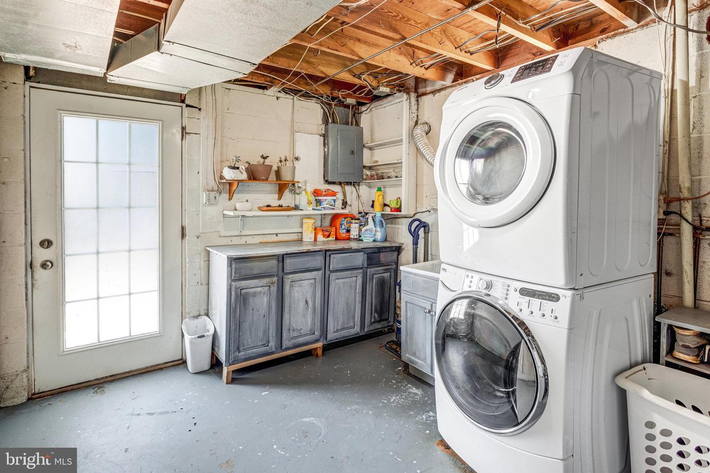 1446 CALIFORNIA ST, WOODBRIDGE, Virginia 22191, 4 Bedrooms Bedrooms, ,2 BathroomsBathrooms,Residential,For sale,1446 CALIFORNIA ST,VAPW2097460 MLS # VAPW2097460