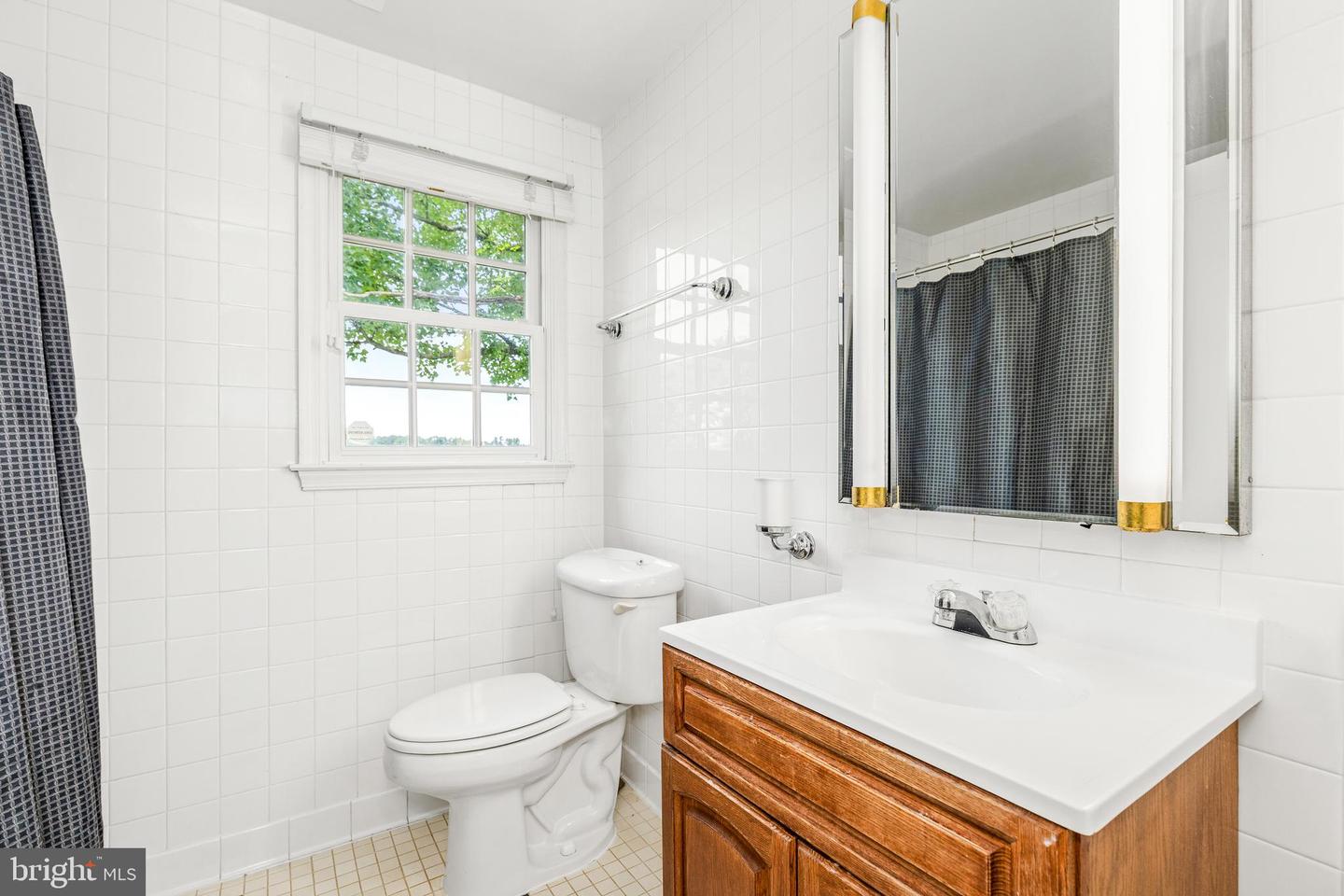 106 W MARSHALL ST, MIDDLEBURG, Virginia 20117, 2 Bedrooms Bedrooms, ,2 BathroomsBathrooms,Residential,For sale,106 W MARSHALL ST,VALO2100644 MLS # VALO2100644