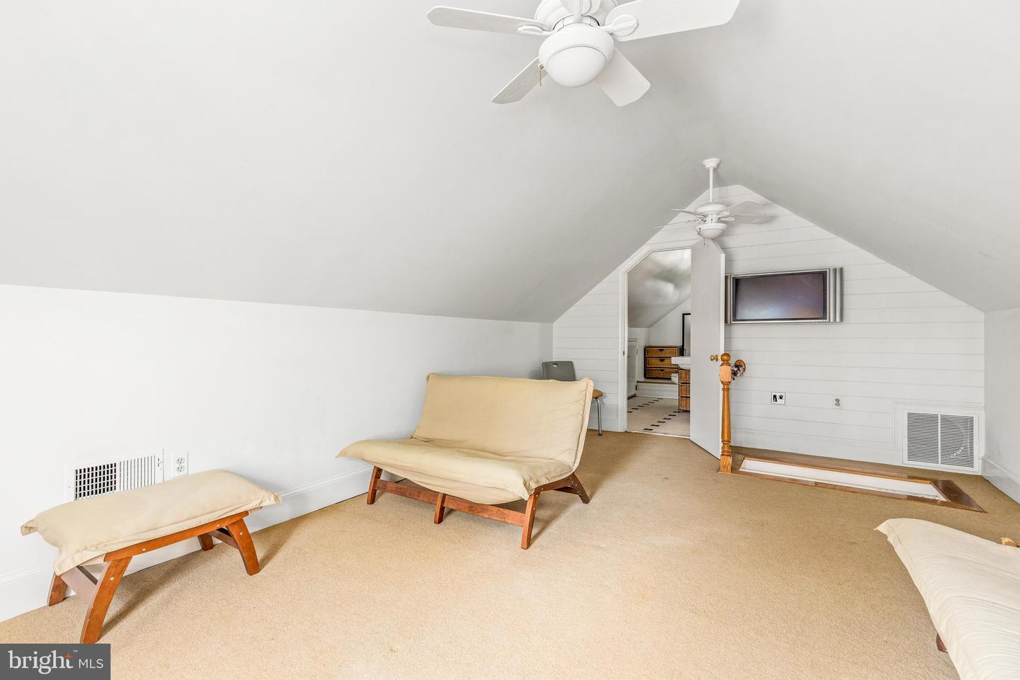 106 W MARSHALL ST, MIDDLEBURG, Virginia 20117, 2 Bedrooms Bedrooms, ,2 BathroomsBathrooms,Residential,For sale,106 W MARSHALL ST,VALO2100644 MLS # VALO2100644
