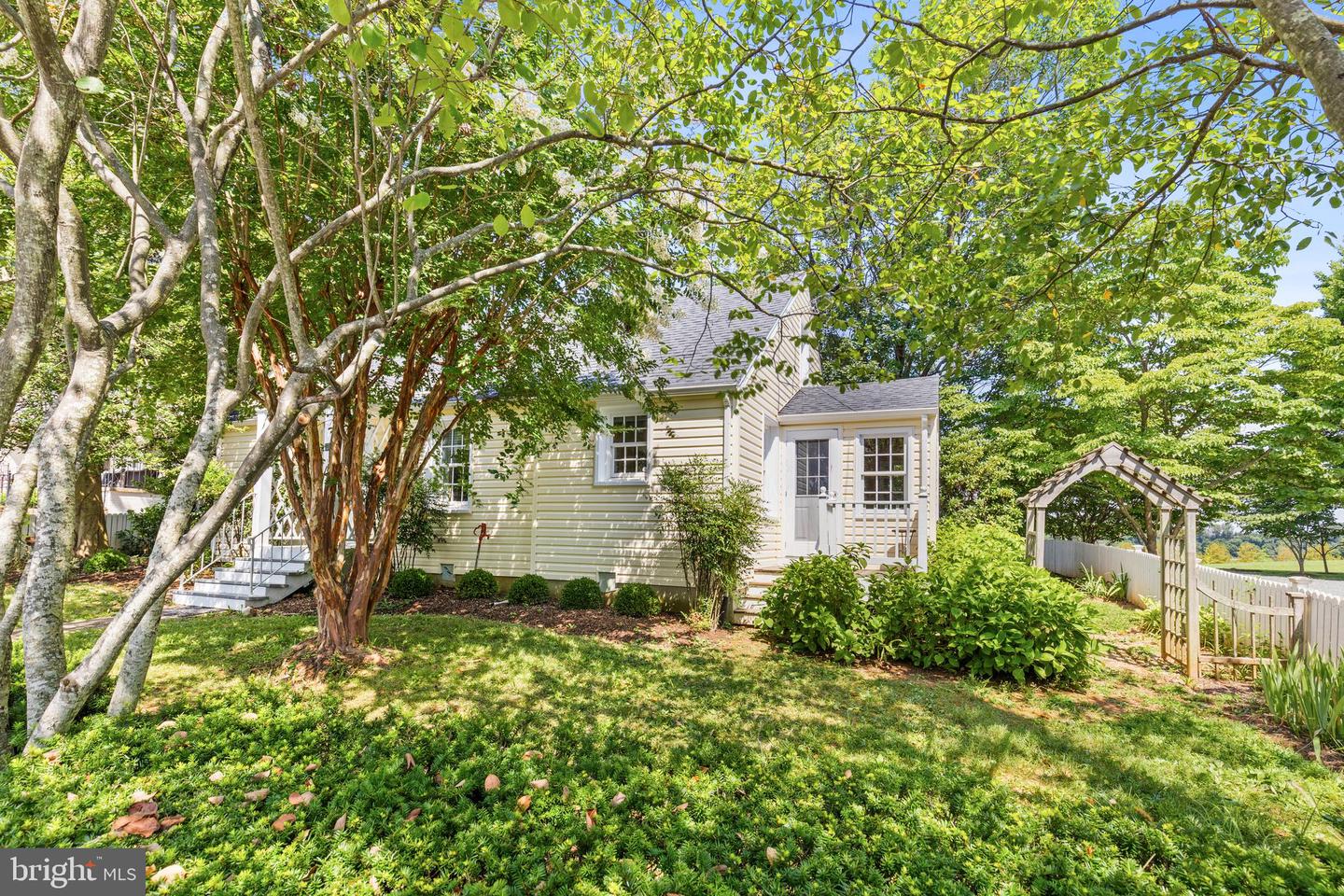 106 W MARSHALL ST, MIDDLEBURG, Virginia 20117, 2 Bedrooms Bedrooms, ,2 BathroomsBathrooms,Residential,For sale,106 W MARSHALL ST,VALO2100644 MLS # VALO2100644