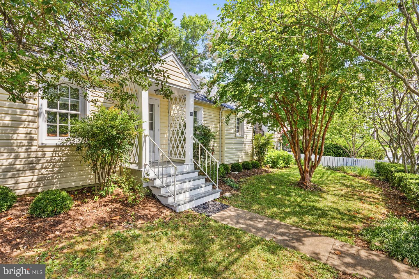106 W MARSHALL ST, MIDDLEBURG, Virginia 20117, 2 Bedrooms Bedrooms, ,2 BathroomsBathrooms,Residential,For sale,106 W MARSHALL ST,VALO2100644 MLS # VALO2100644