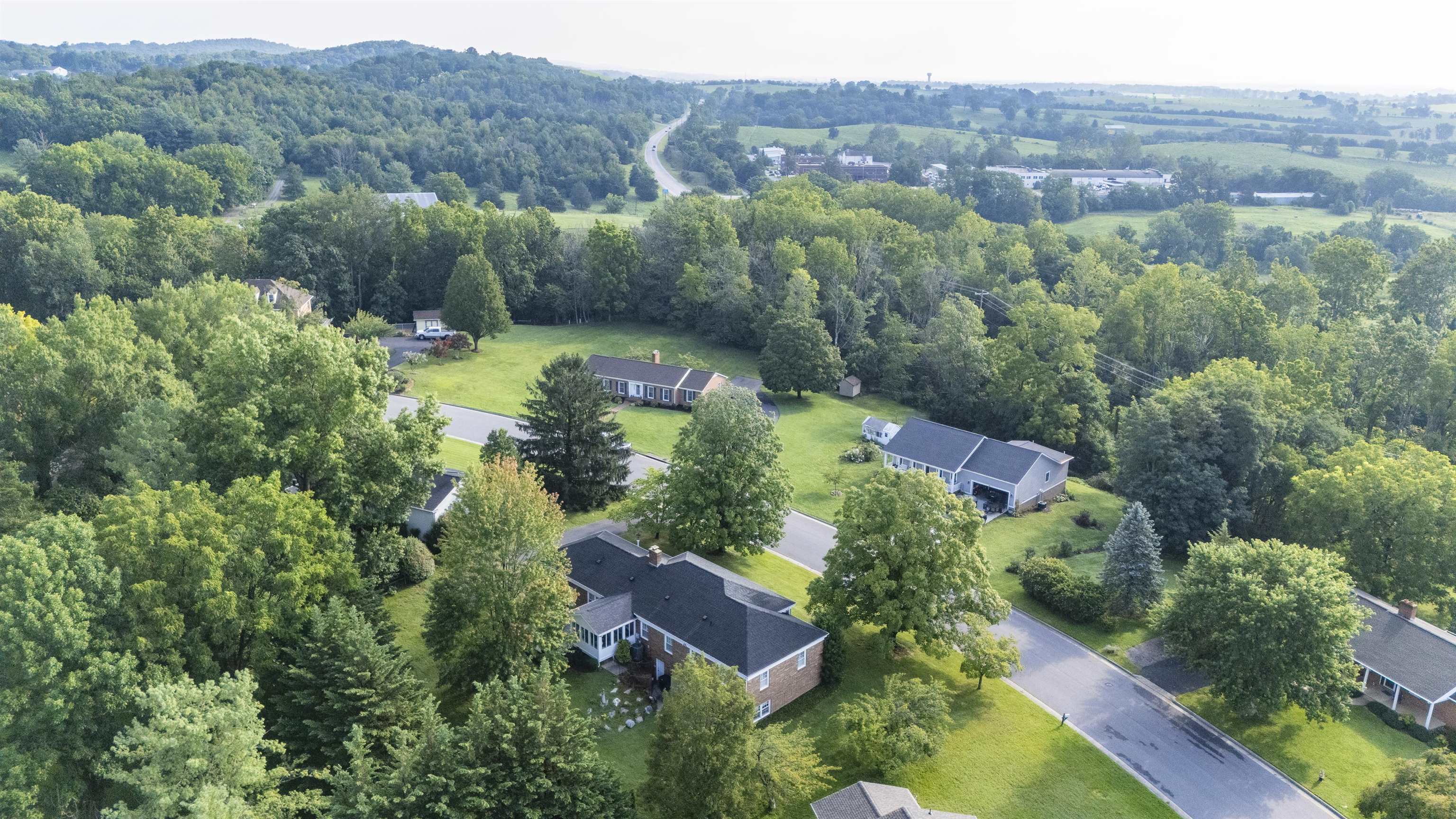 815 LAMMERMOOR DR, STAUNTON, Virginia 24401, 4 Bedrooms Bedrooms, ,3 BathroomsBathrooms,Residential,815 LAMMERMOOR DR,667602 MLS # 667602