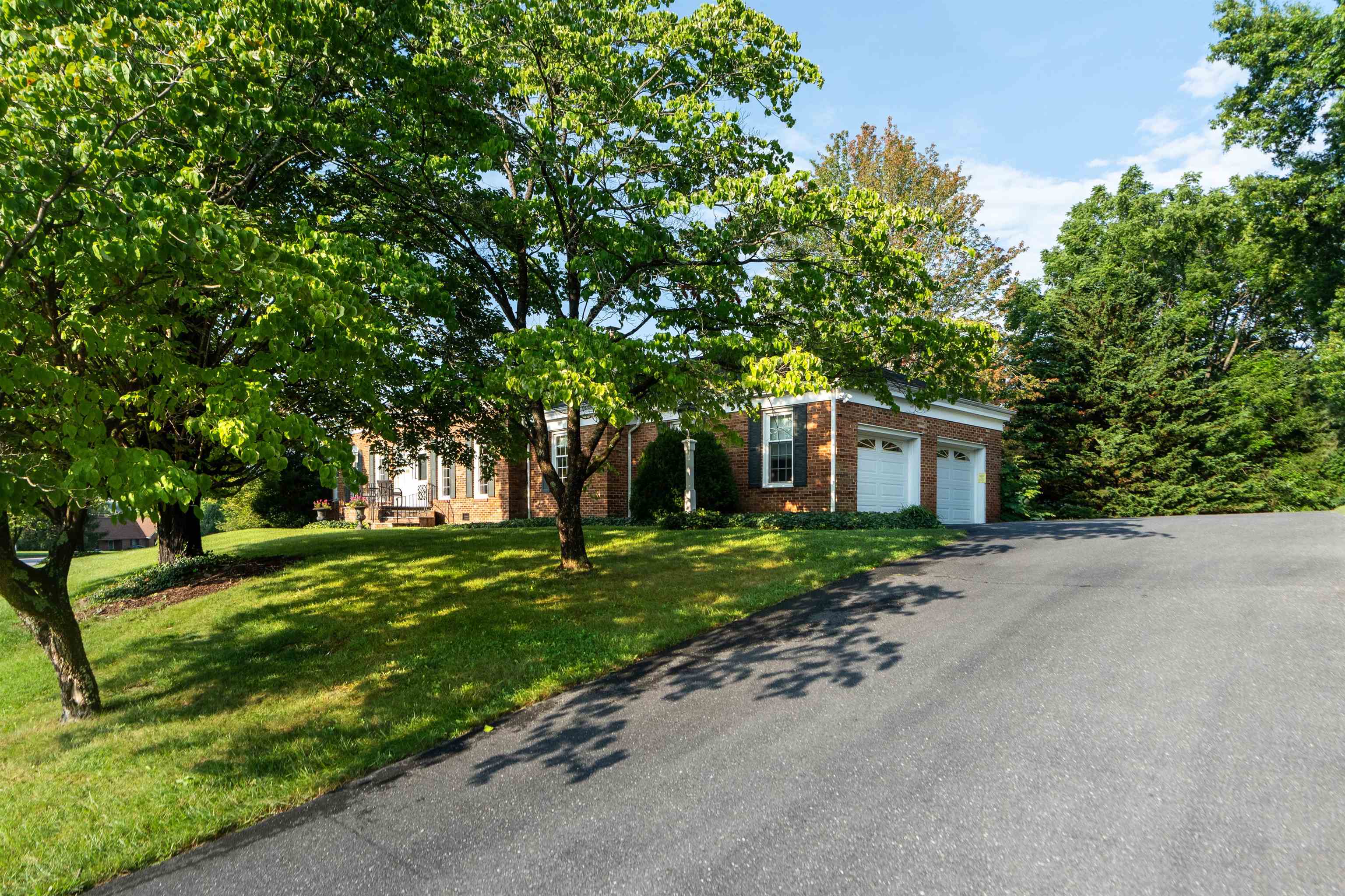 815 LAMMERMOOR DR, STAUNTON, Virginia 24401, 4 Bedrooms Bedrooms, ,3 BathroomsBathrooms,Residential,815 LAMMERMOOR DR,667602 MLS # 667602