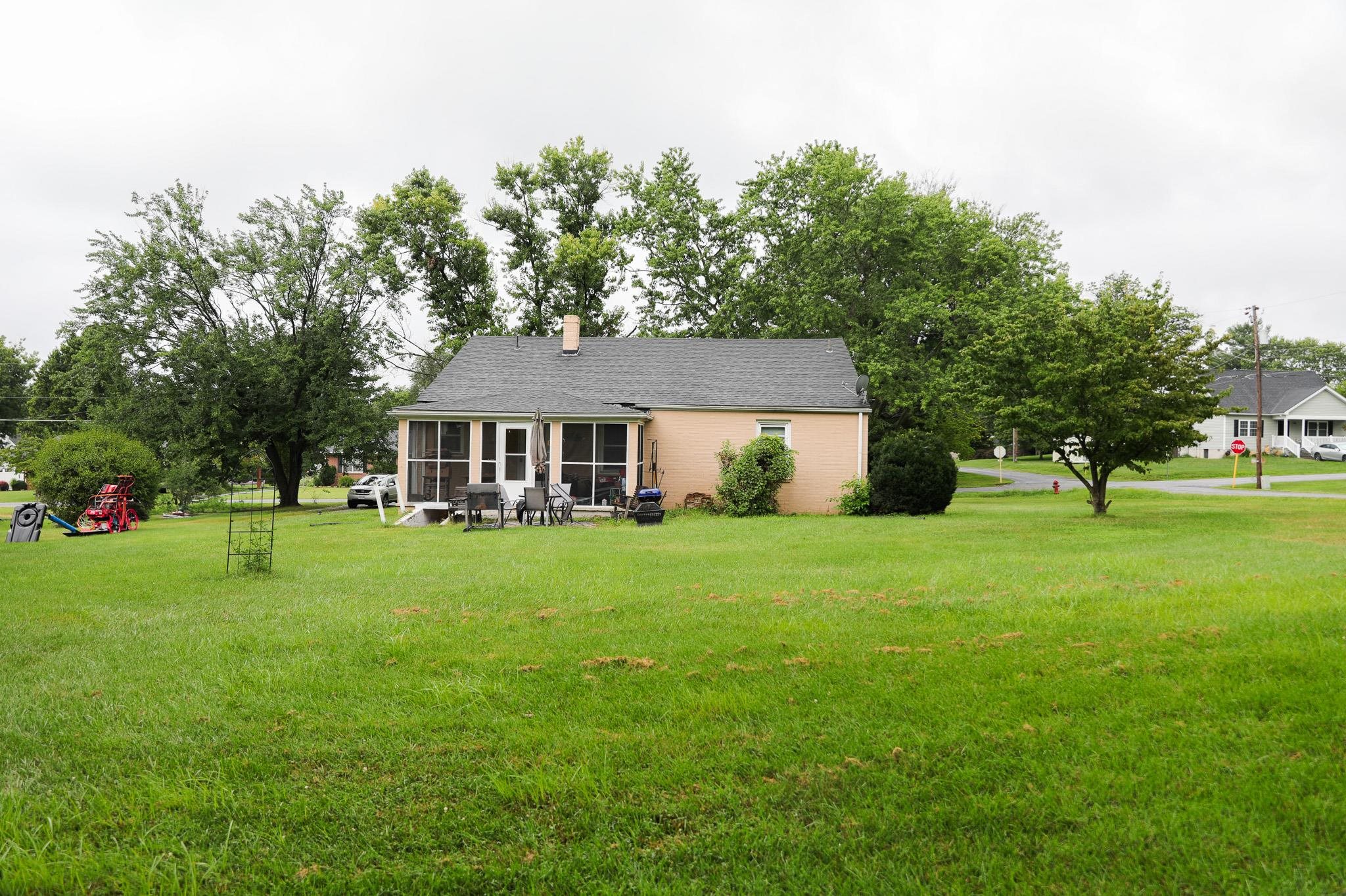 44 STUART AVE, STUARTS DRAFT, Virginia 24477, 2 Bedrooms Bedrooms, ,1 BathroomBathrooms,Residential,44 STUART AVE,667606 MLS # 667606