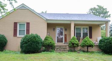 44 STUART AVE, STUARTS DRAFT, Virginia 24477, 2 Bedrooms Bedrooms, ,1 BathroomBathrooms,Residential,44 STUART AVE,667606 MLS # 667606