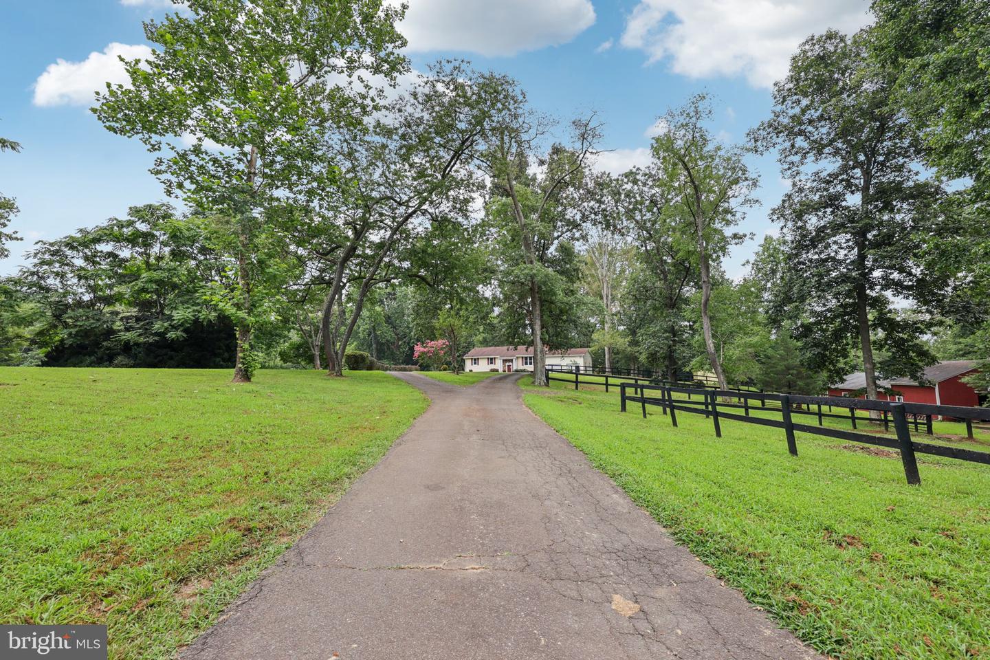 10102 FOXVILLE RD, WARRENTON, Virginia 20186, 5 Bedrooms Bedrooms, ,2 BathroomsBathrooms,Residential,For sale,10102 FOXVILLE RD,VAFQ2017368 MLS # VAFQ2017368