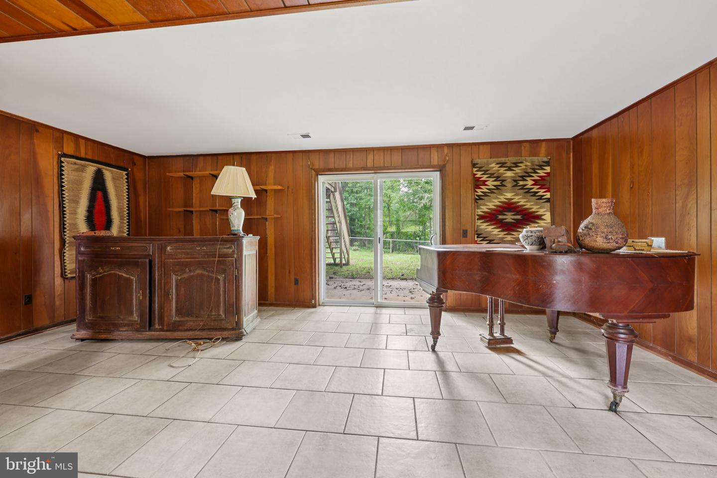 10102 FOXVILLE RD, WARRENTON, Virginia 20186, 5 Bedrooms Bedrooms, ,2 BathroomsBathrooms,Residential,For sale,10102 FOXVILLE RD,VAFQ2017368 MLS # VAFQ2017368