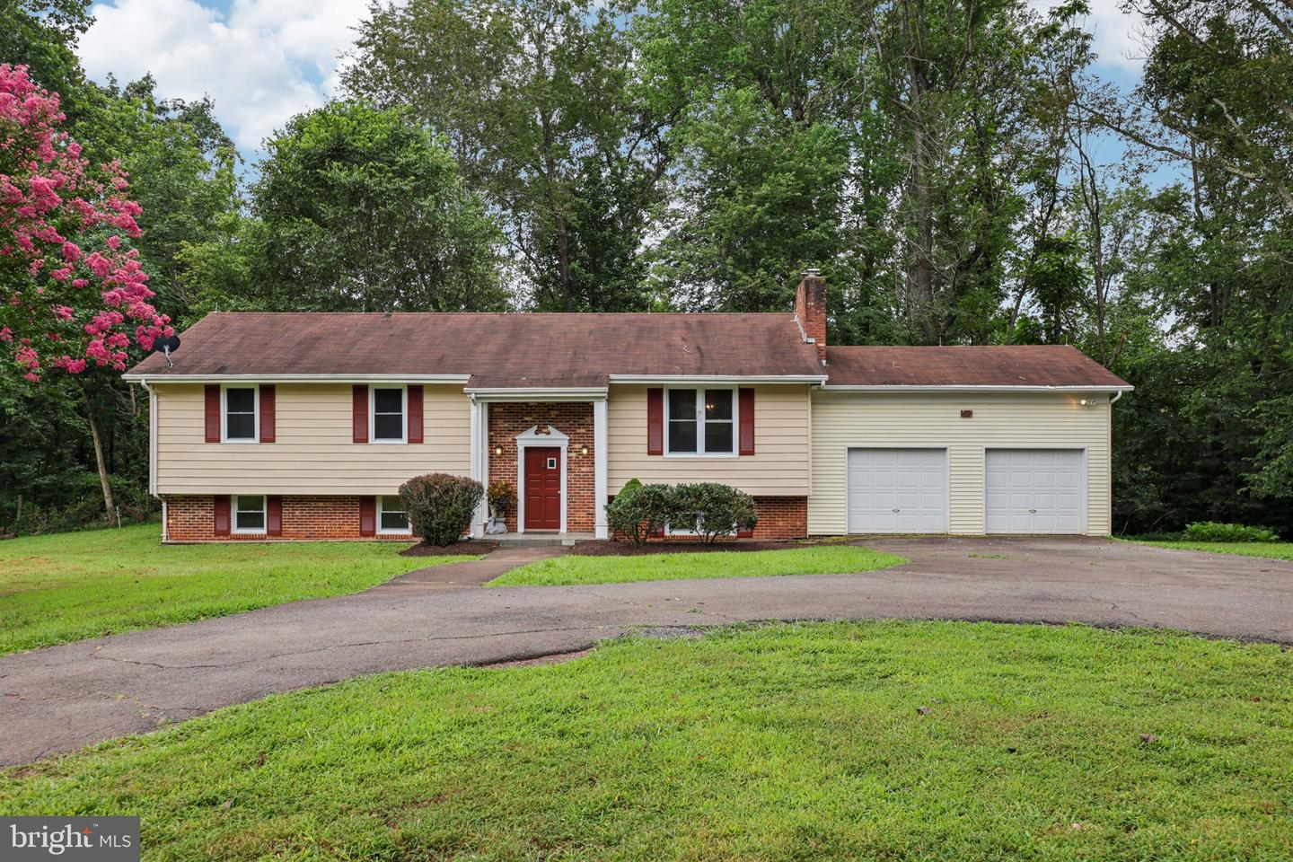 10102 FOXVILLE RD, WARRENTON, Virginia 20186, 5 Bedrooms Bedrooms, ,2 BathroomsBathrooms,Residential,For sale,10102 FOXVILLE RD,VAFQ2017368 MLS # VAFQ2017368