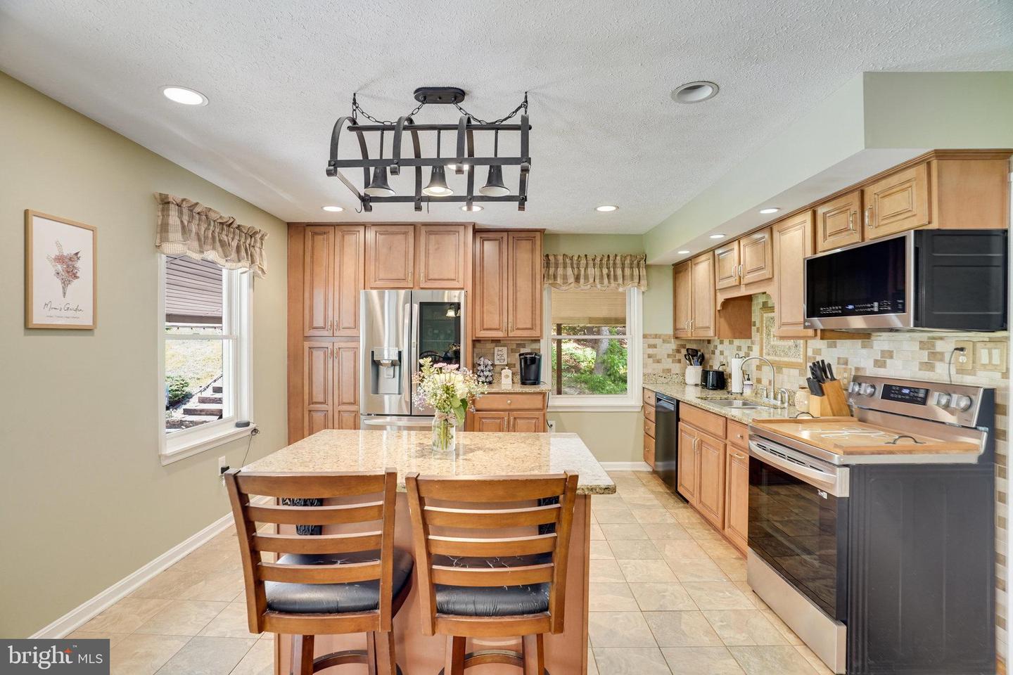4258 FEATHERSTONE LN, THE PLAINS, Virginia 20198, 3 Bedrooms Bedrooms, ,3 BathroomsBathrooms,Residential,For sale,4258 FEATHERSTONE LN,VAFQ2017398 MLS # VAFQ2017398