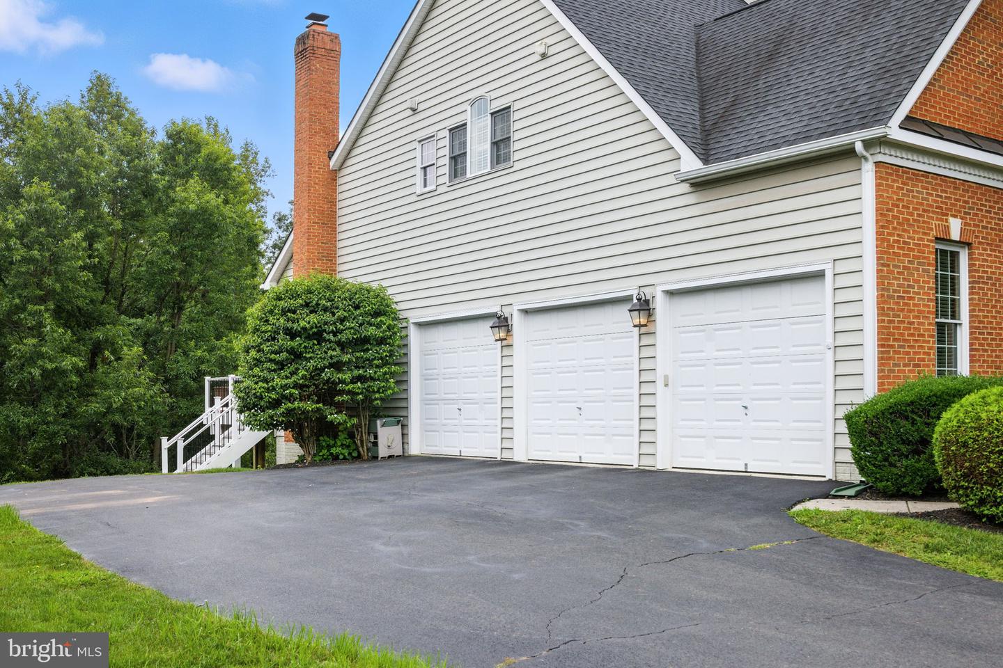 24198 HEATHER FIELD CT, ALDIE, Virginia 20105, 4 Bedrooms Bedrooms, ,4 BathroomsBathrooms,Residential,For sale,24198 HEATHER FIELD CT,VALO2103140 MLS # VALO2103140