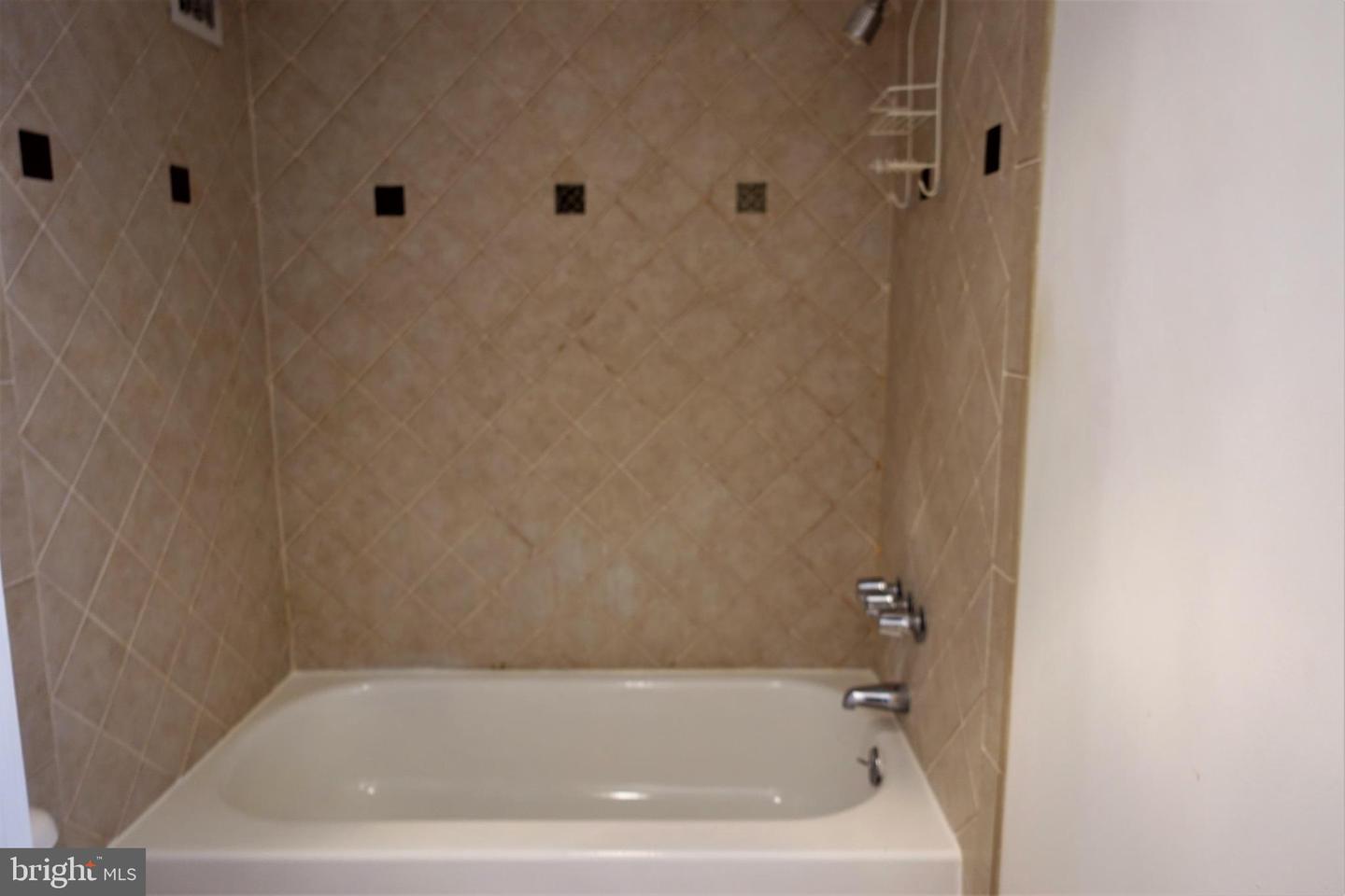 1225 MARTHA CUSTIS DR #1406, ALEXANDRIA, Virginia 22302, 1 Bedroom Bedrooms, ,1 BathroomBathrooms,Residential,For sale,1225 MARTHA CUSTIS DR #1406,VAAX2047874 MLS # VAAX2047874