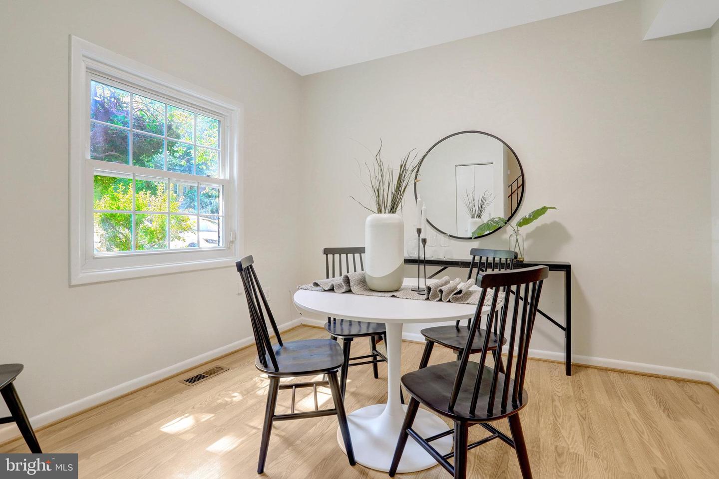 6372 EIGHTH CIR, ALEXANDRIA, Virginia 22312, 3 Bedrooms Bedrooms, ,2 BathroomsBathrooms,Residential,For sale,6372 EIGHTH CIR,VAFX2258530 MLS # VAFX2258530