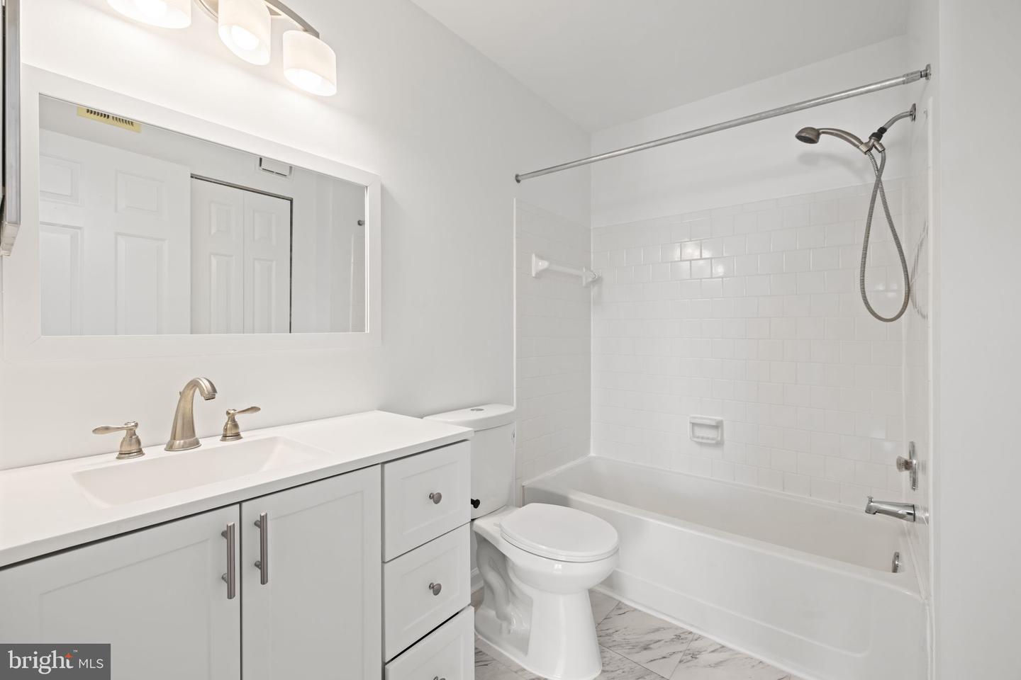 120 PROSPERITY AVE SE #E, LEESBURG, Virginia 20175, 2 Bedrooms Bedrooms, ,2 BathroomsBathrooms,Residential,For sale,120 PROSPERITY AVE SE #E,VALO2103652 MLS # VALO2103652