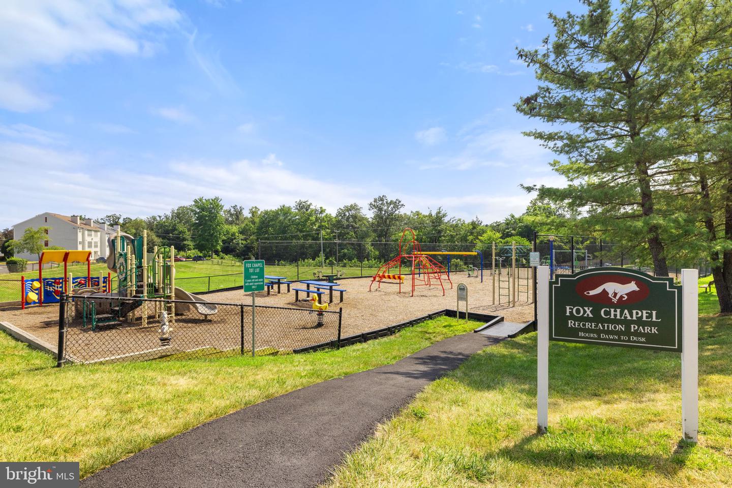120 PROSPERITY AVE SE #E, LEESBURG, Virginia 20175, 2 Bedrooms Bedrooms, ,2 BathroomsBathrooms,Residential,For sale,120 PROSPERITY AVE SE #E,VALO2103652 MLS # VALO2103652