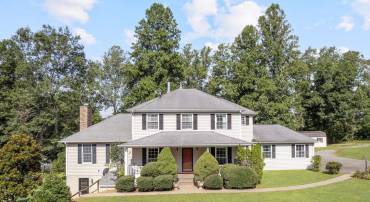 3462 SCOTTSVILLE RD, CHARLOTTESVILLE, Virginia 22902, 4 Bedrooms Bedrooms, ,3 BathroomsBathrooms,Residential,For sale,3462 SCOTTSVILLE RD,667537 MLS # 667537
