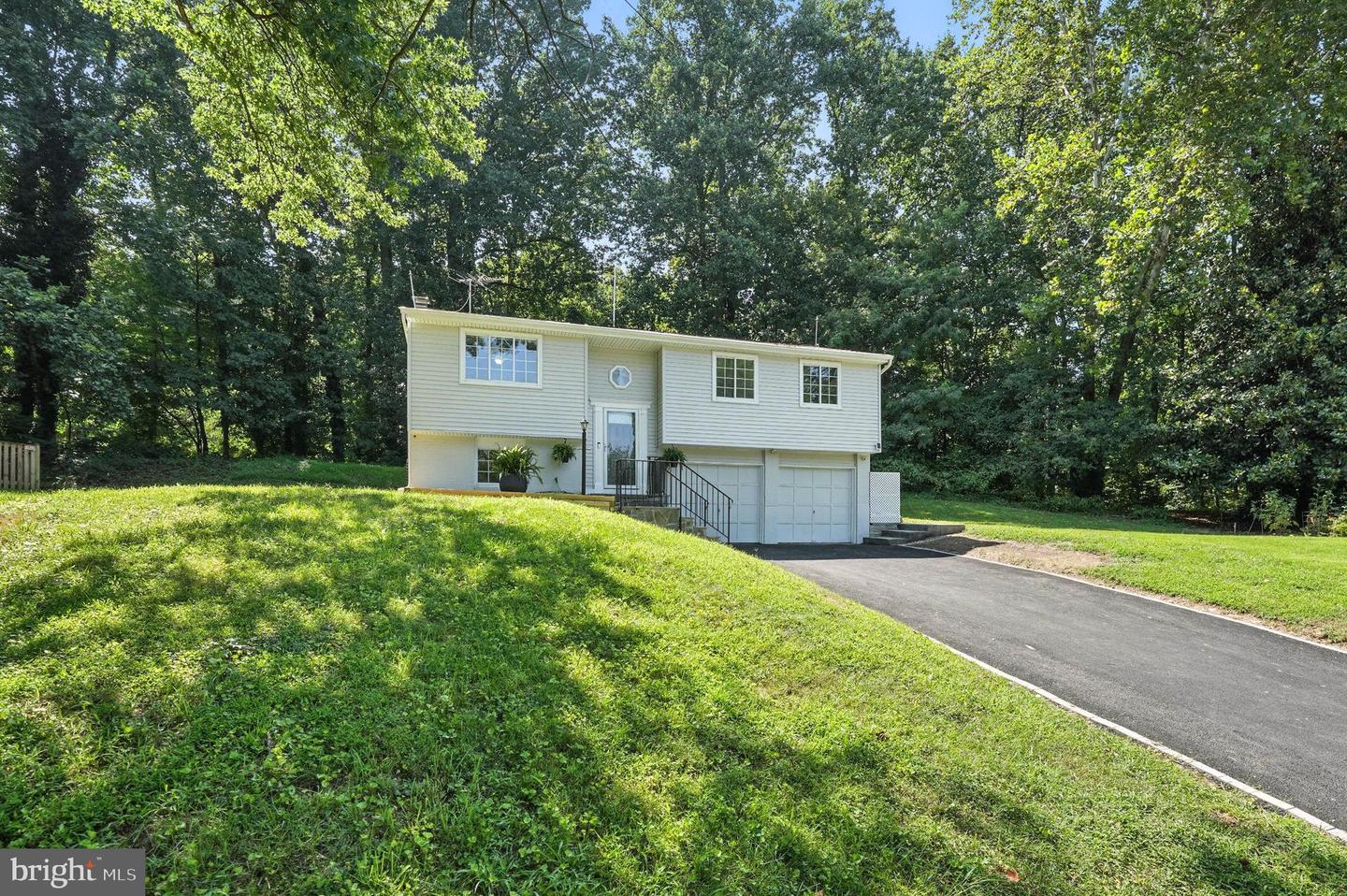 2527 TABOR CT, WOODBRIDGE, Virginia 22191, 3 Bedrooms Bedrooms, 11 Rooms Rooms,2 BathroomsBathrooms,Residential,For sale,2527 TABOR CT,VAPW2100948 MLS # VAPW2100948