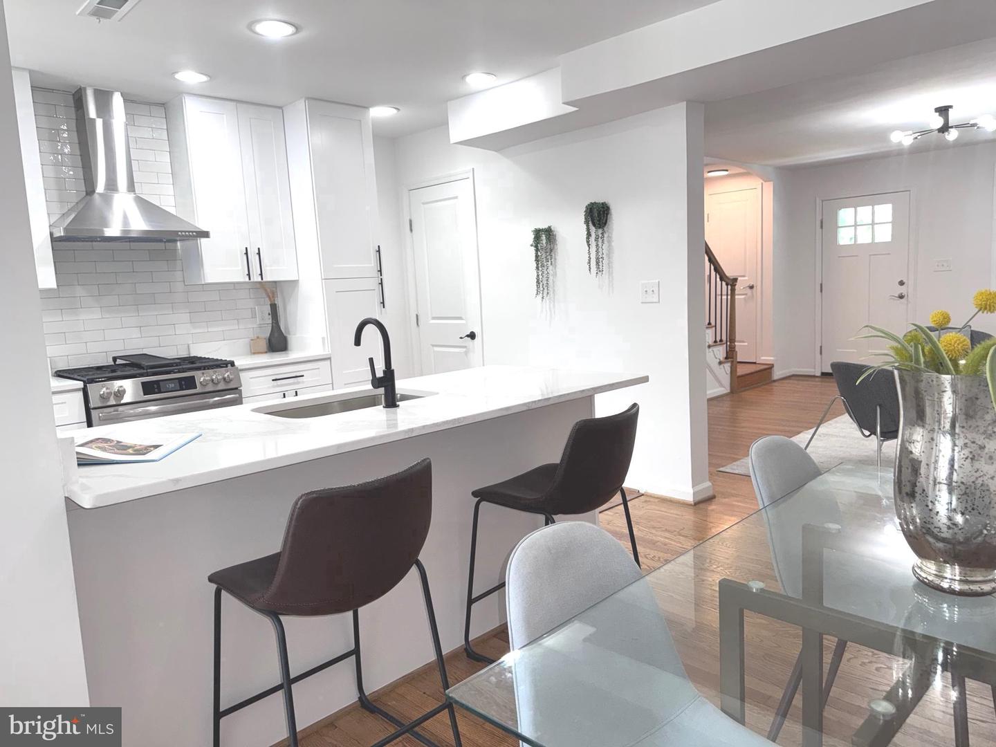 48 GIRARD ST NE, WASHINGTON, District Of Columbia 20002, 3 Bedrooms Bedrooms, ,2 BathroomsBathrooms,Residential,For sale,48 GIRARD ST NE,DCDC2214106 MLS # DCDC2214106