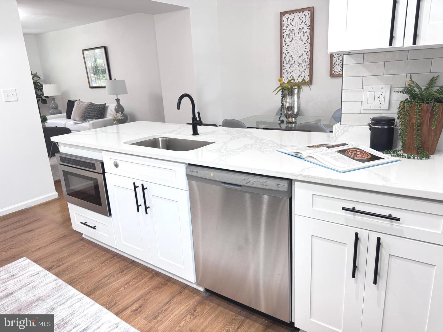 48 GIRARD ST NE, WASHINGTON, District Of Columbia 20002, 3 Bedrooms Bedrooms, ,2 BathroomsBathrooms,Residential,For sale,48 GIRARD ST NE,DCDC2214106 MLS # DCDC2214106