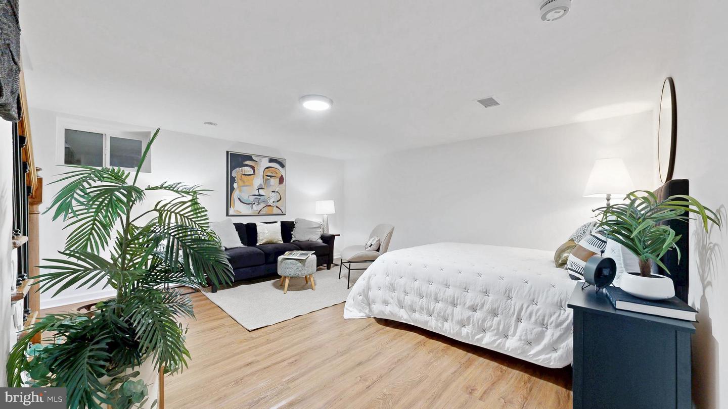 48 GIRARD ST NE, WASHINGTON, District Of Columbia 20002, 3 Bedrooms Bedrooms, ,2 BathroomsBathrooms,Residential,For sale,48 GIRARD ST NE,DCDC2214106 MLS # DCDC2214106