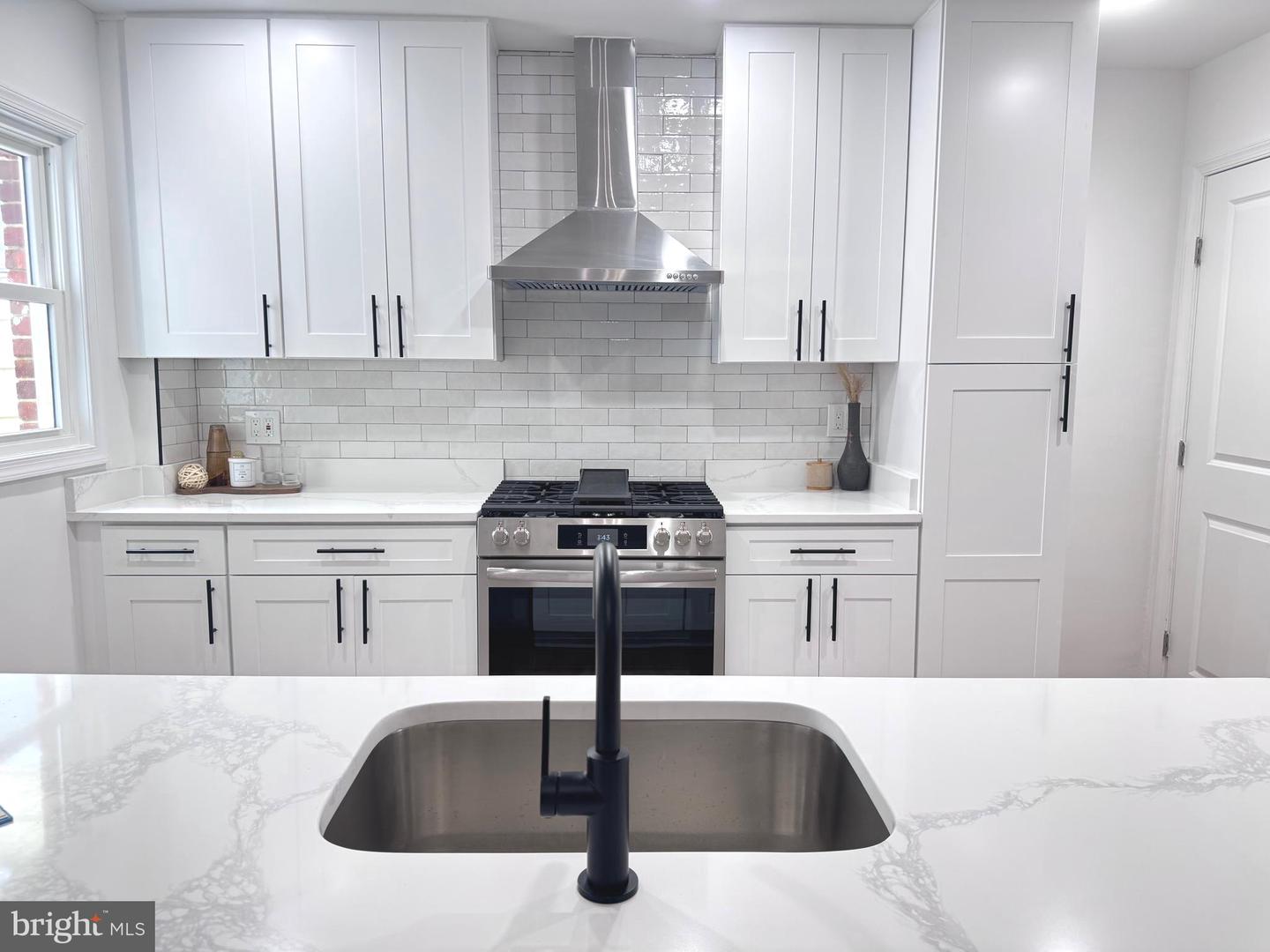 48 GIRARD ST NE, WASHINGTON, District Of Columbia 20002, 3 Bedrooms Bedrooms, ,2 BathroomsBathrooms,Residential,For sale,48 GIRARD ST NE,DCDC2214106 MLS # DCDC2214106
