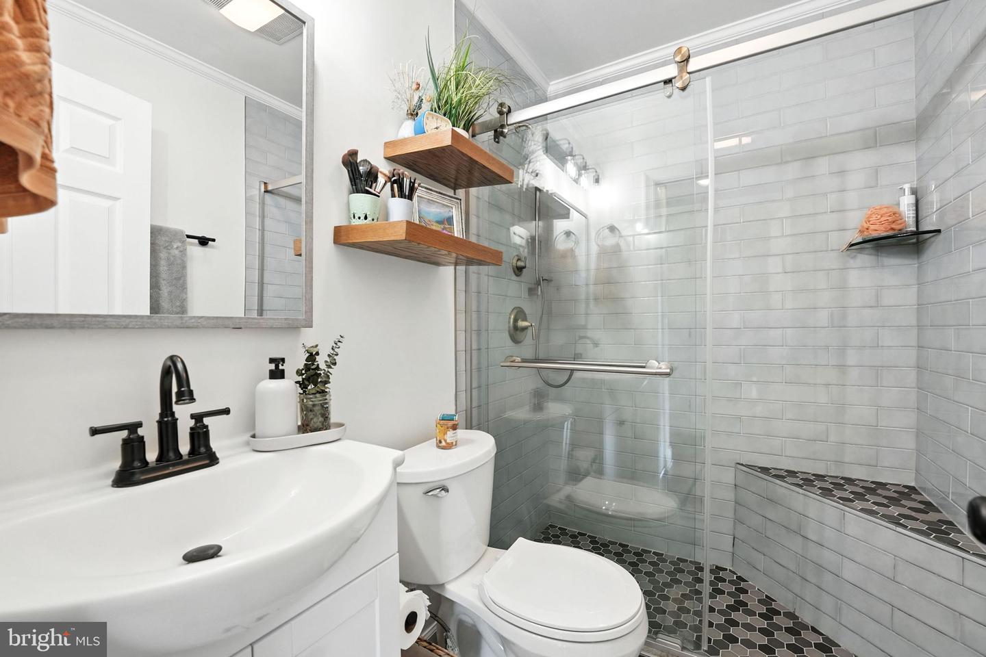 3807 TAFT AVE, ALEXANDRIA, Virginia 22304, 4 Bedrooms Bedrooms, ,3 BathroomsBathrooms,Residential,For sale,3807 TAFT AVE,VAAX2048332 MLS # VAAX2048332
