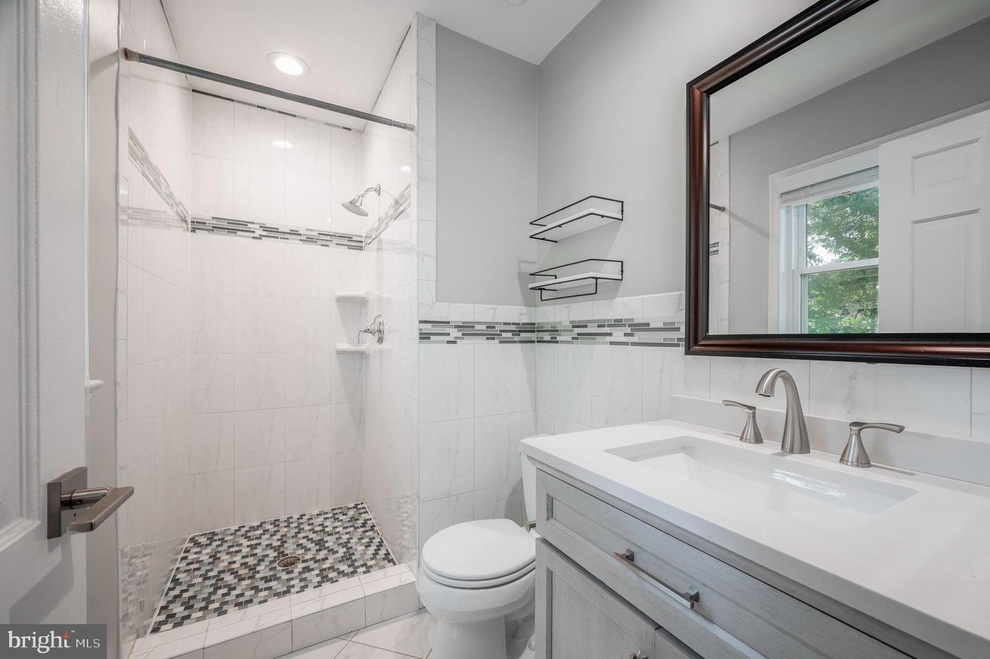 6065 HARDWICK PL, FALLS CHURCH, Virginia 22041, 3 Bedrooms Bedrooms, ,3 BathroomsBathrooms,Residential,For sale,6065 HARDWICK PL,VAFX2259916 MLS # VAFX2259916